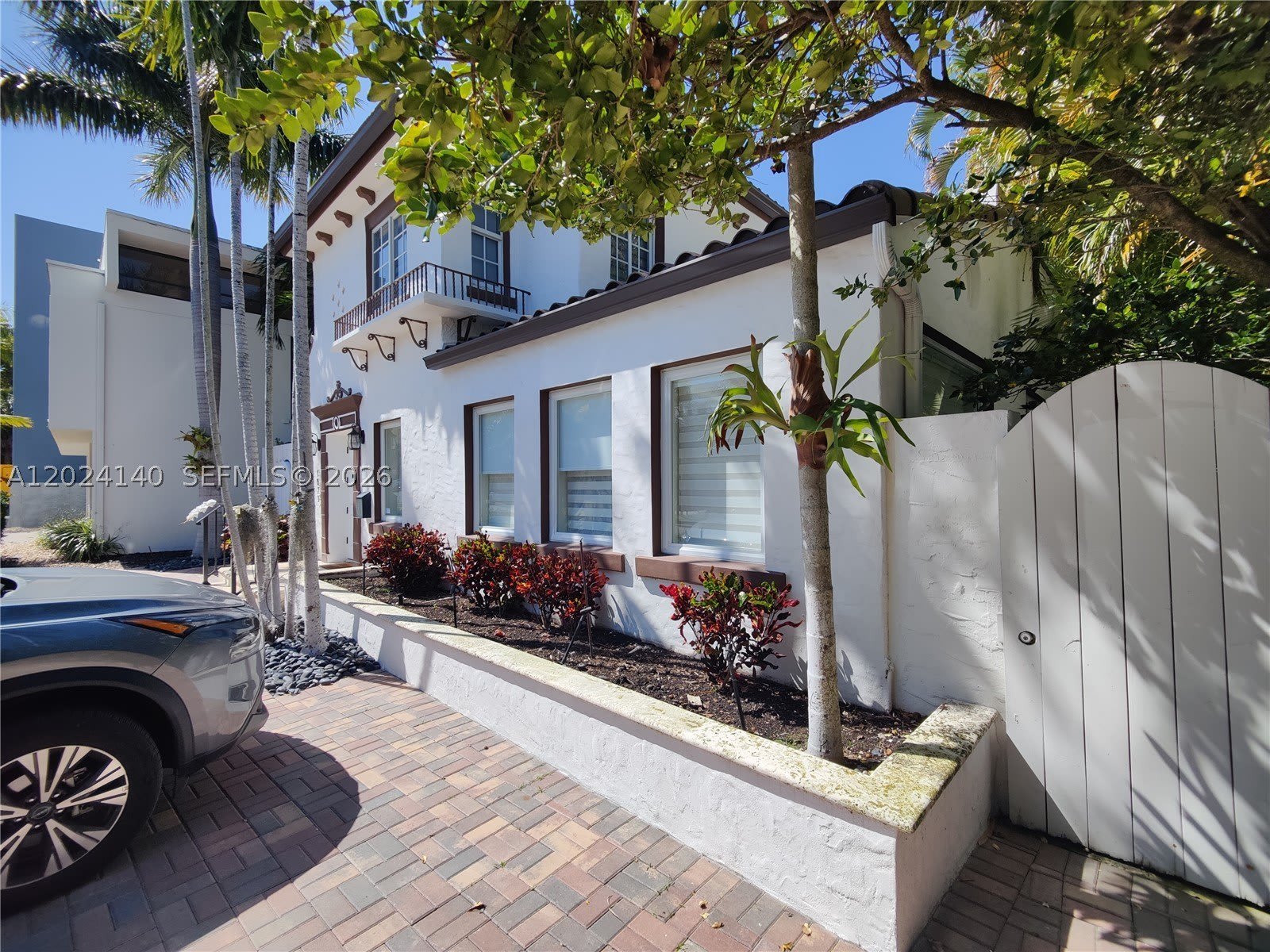 1823 S Bayshore Ln – photo 2