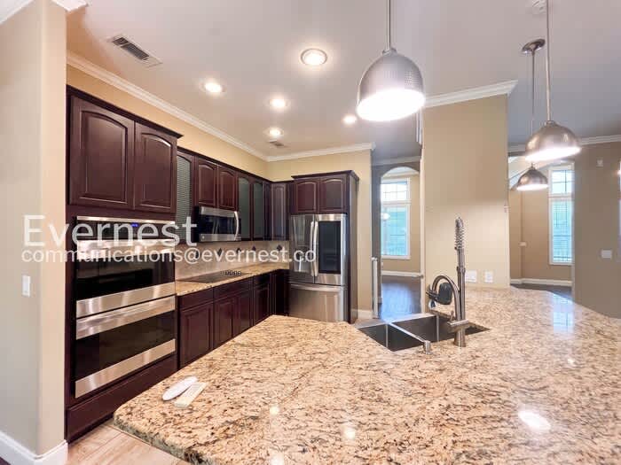 21208 Oak Dale Drive – photo 3