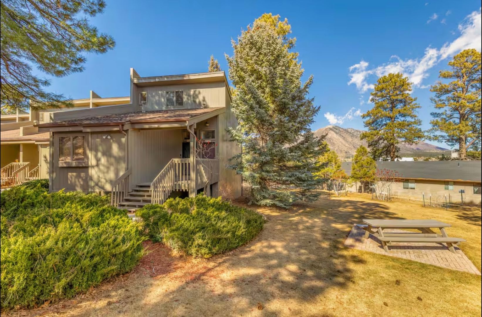 Charming 1-Bedroom Condo in Oakmont Country Club – photo 2