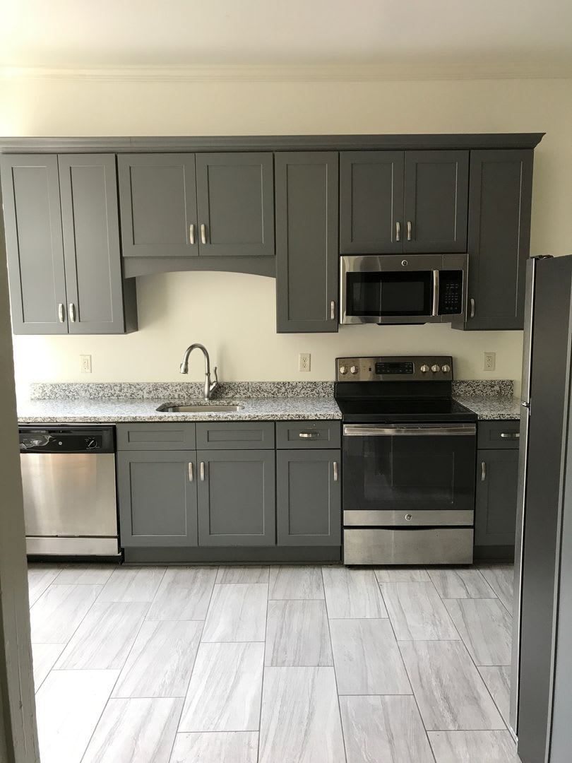 1015 Queen City Avenue – photo 2
