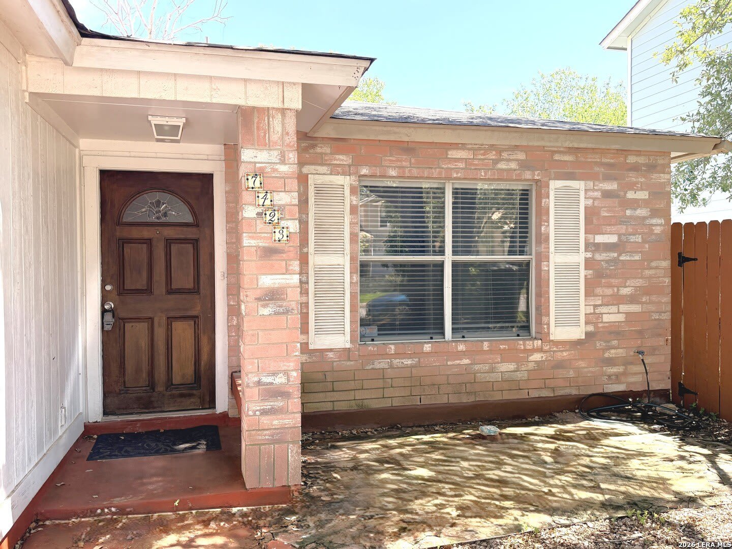 7423 CORIAN PARK DR – photo 2