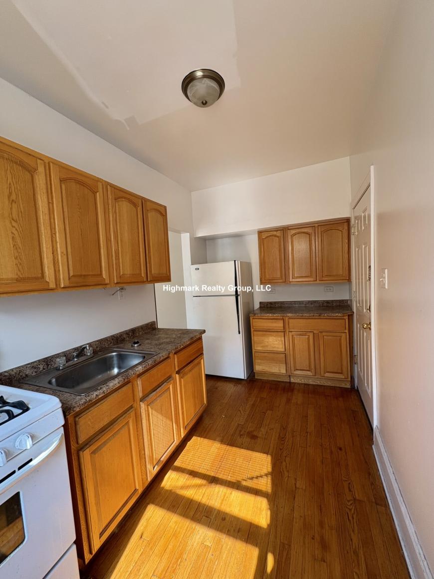 1370 West Estes Ave – photo 2