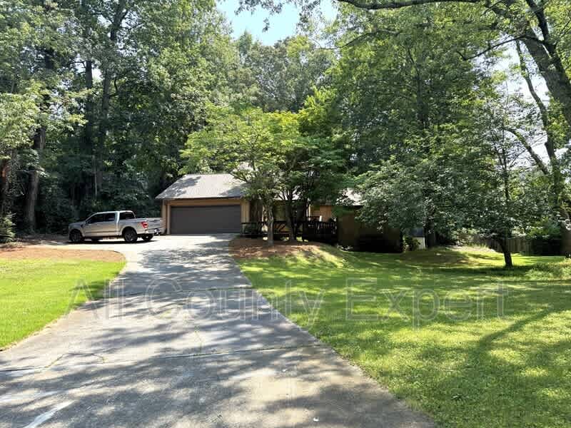1302 Colony Drive – photo 2