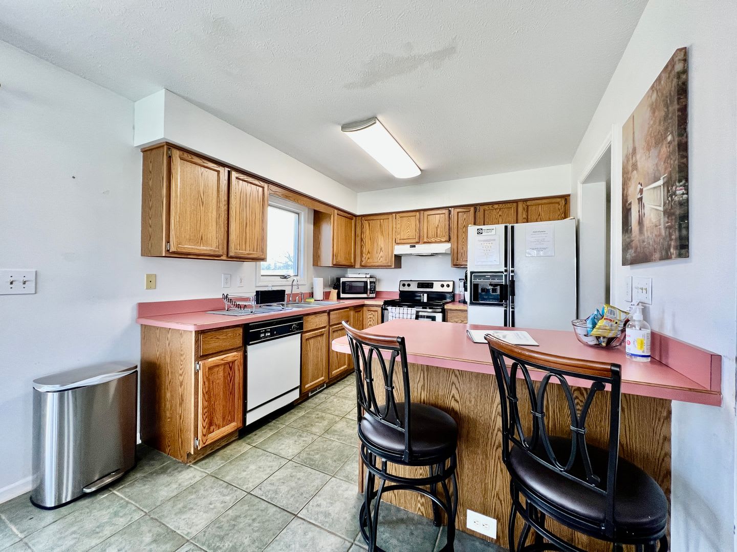 12 Month Lease Pricing Fully Furnished Rental Property – photo 5