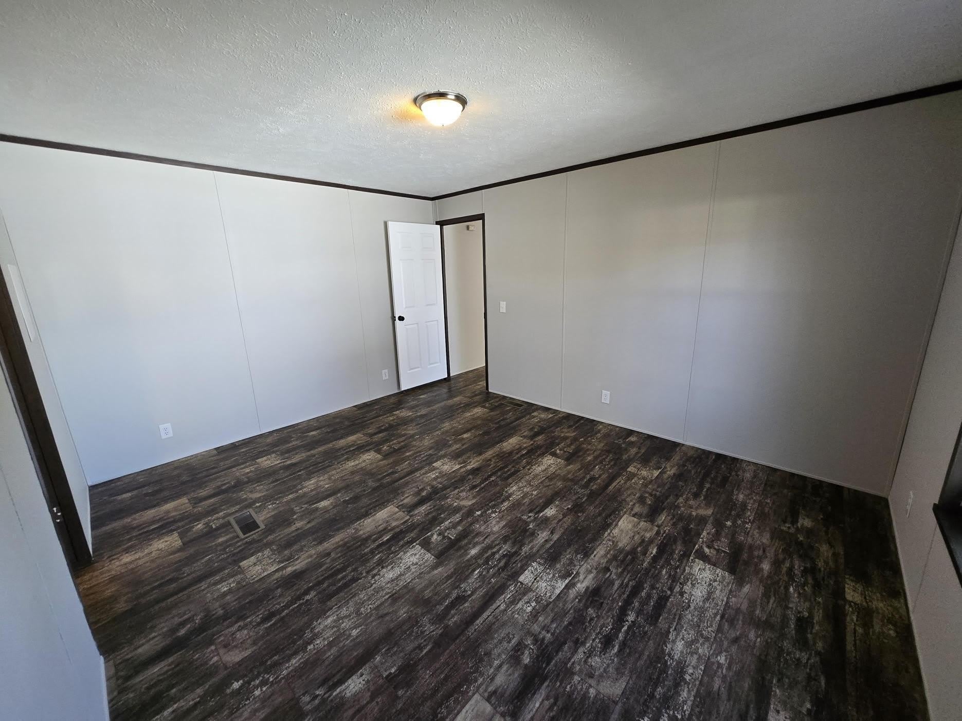 6045 Frederick – photo 5