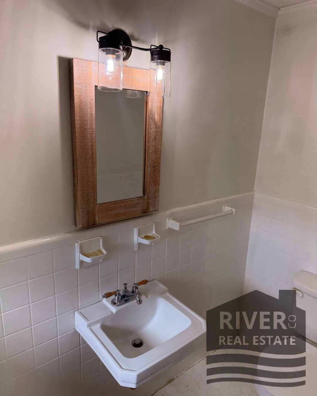 721 West Lelia Street – photo 5