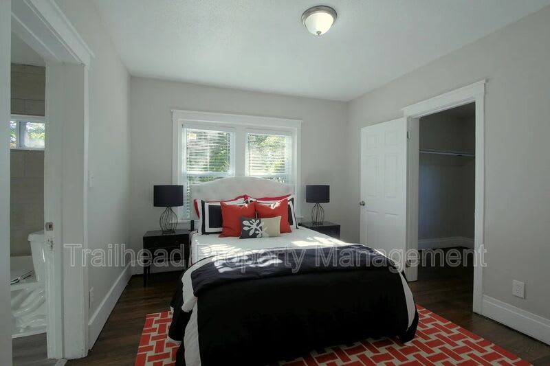 1218 Brush Creek Blvd – photo 4