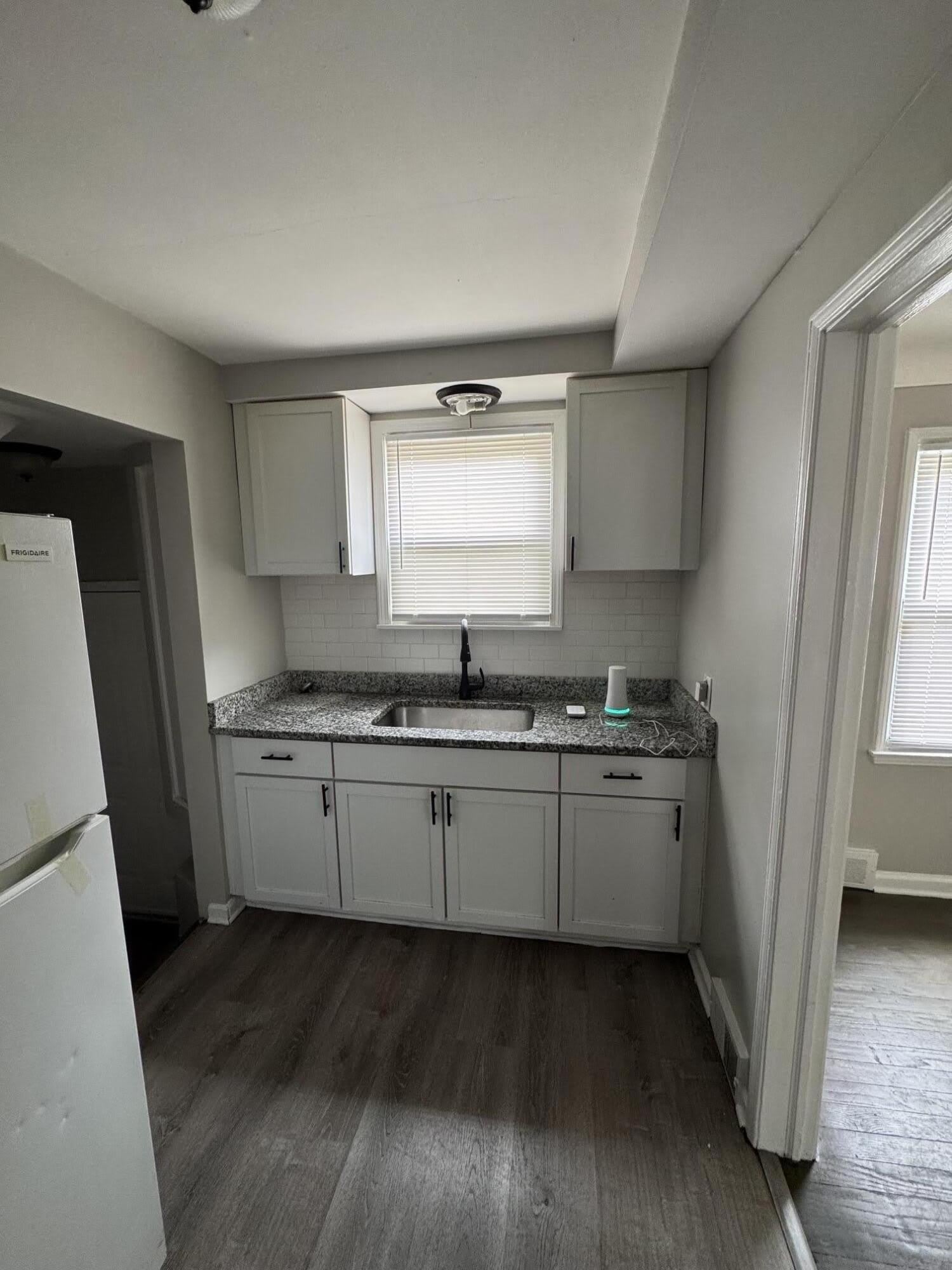 8272 Roselawn Street – photo 4