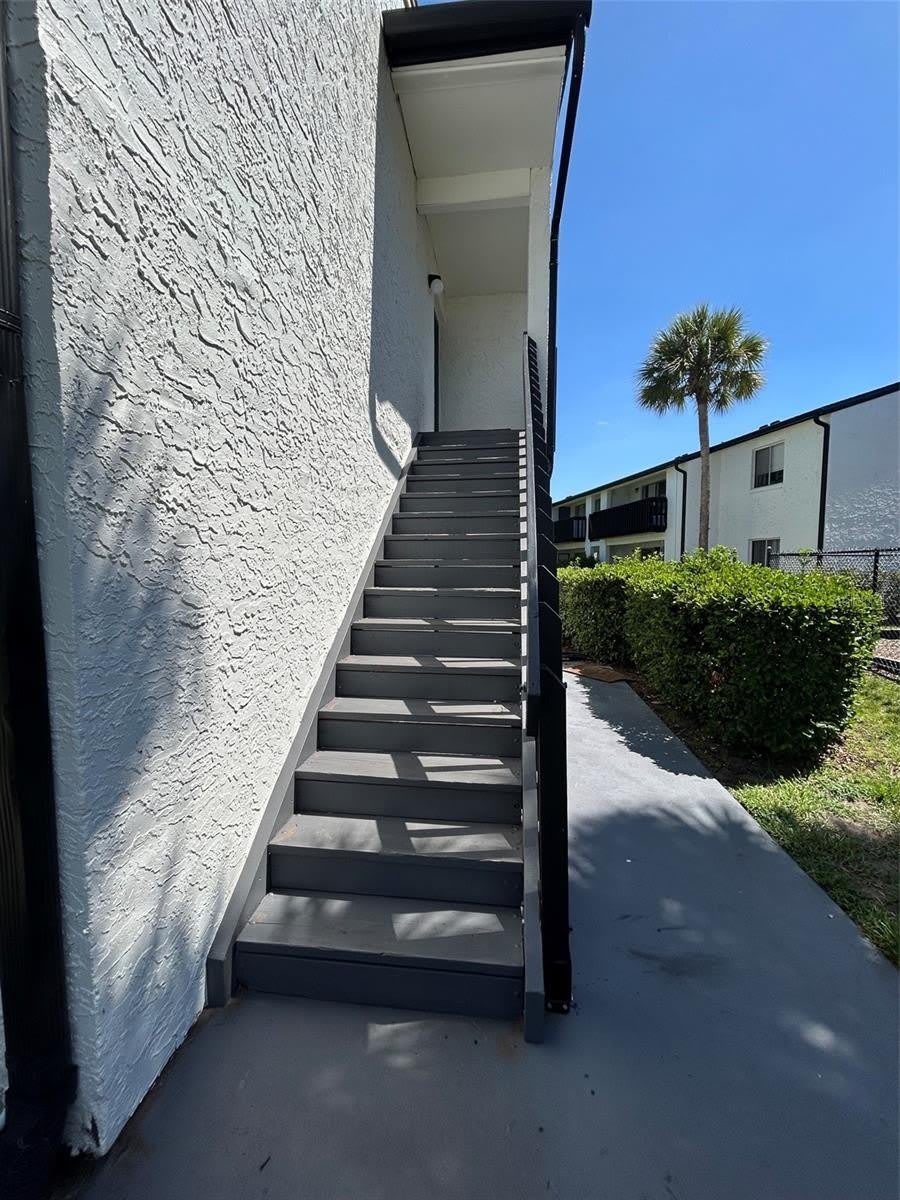 4405 S SEMORAN Boulevard – photo 2