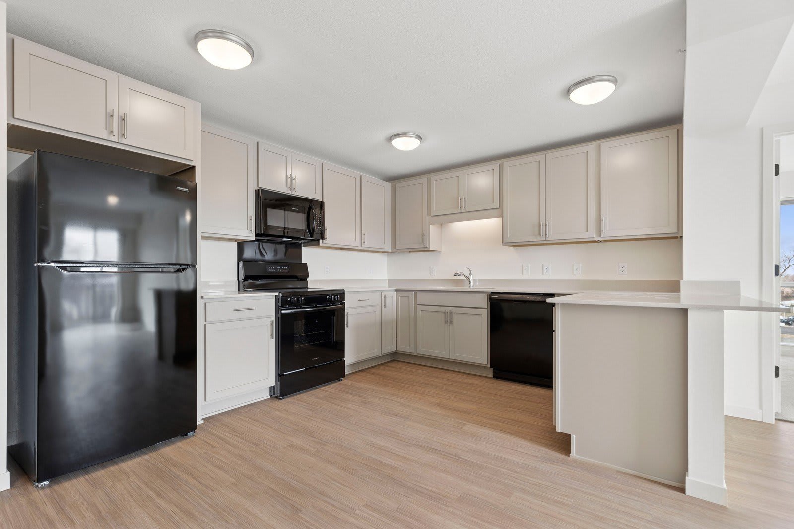 Marshall Avenue Flats – photo 5