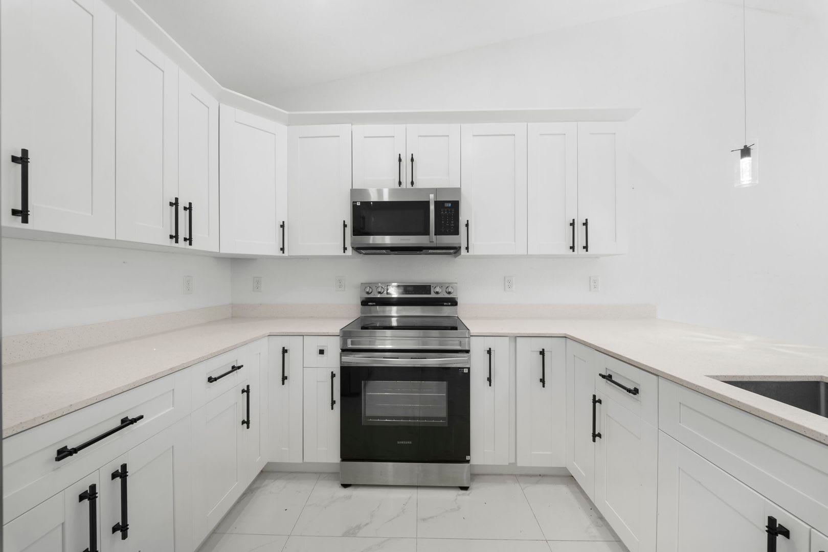 668-670 CHEMSTRAND ST E – photo 4