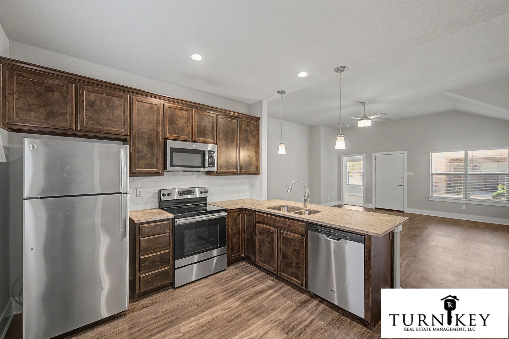 213 Stewart Bend Ct – photo 2
