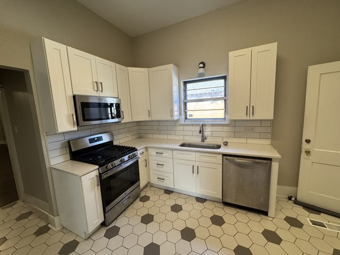 401 Johnson Street – photo 5