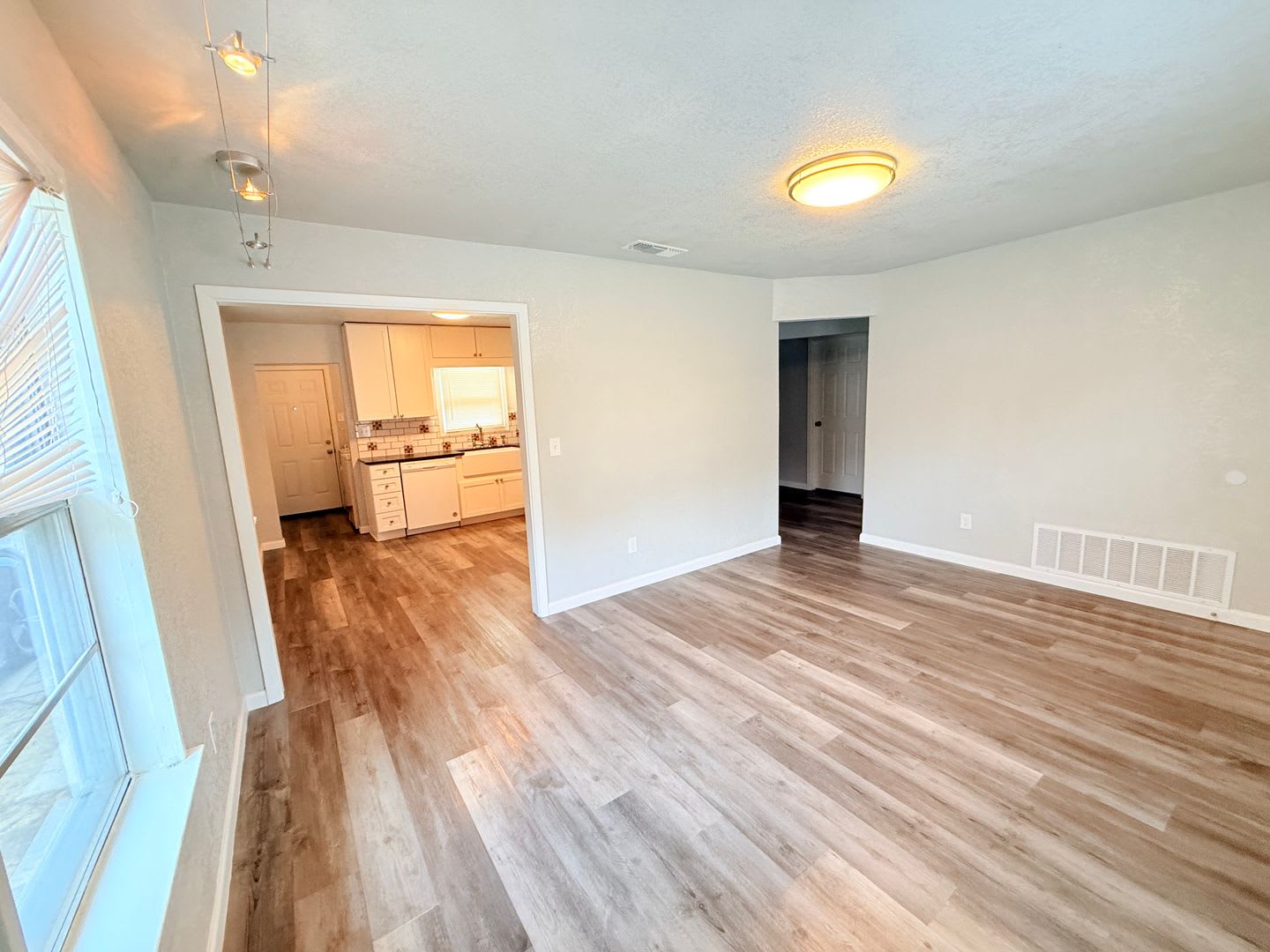 Charming Remodeled Home In Copperas Cove – photo 5