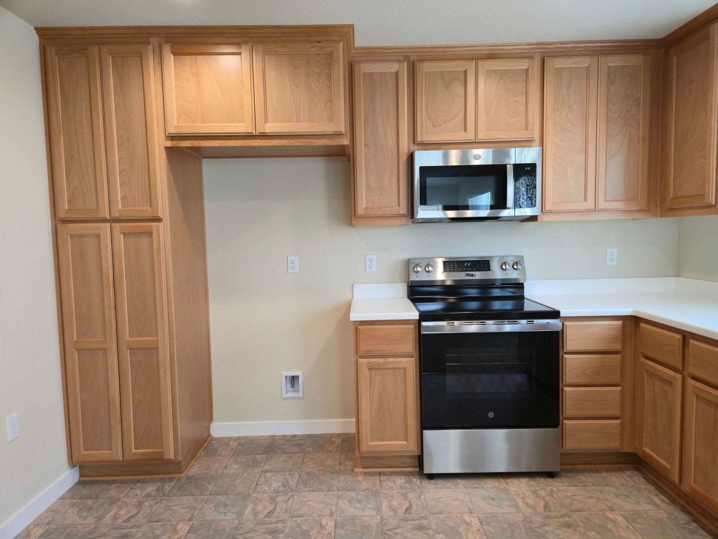 Must Apply to schedule viewing – photo 3