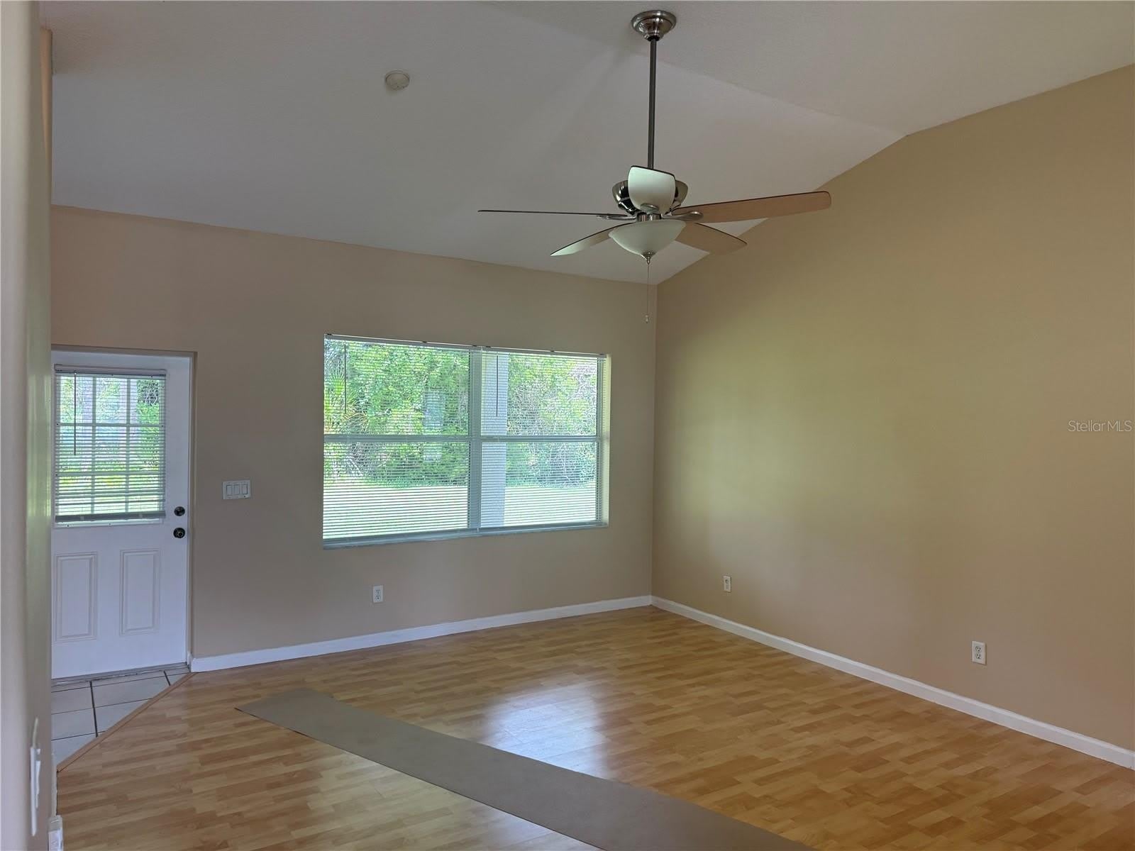 18 POINBURY Drive – photo 3