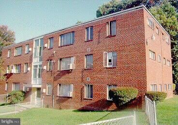 301 ANACOSTIA Road SE – photo 1