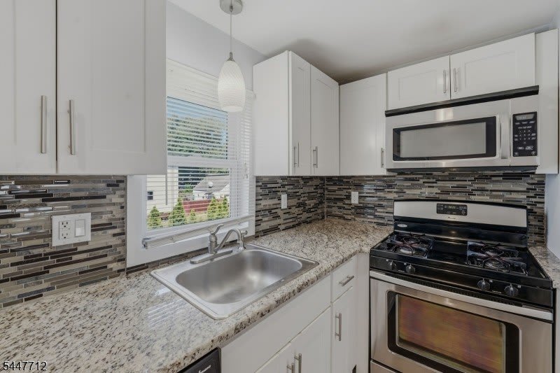161 Broughton Ave – photo 3