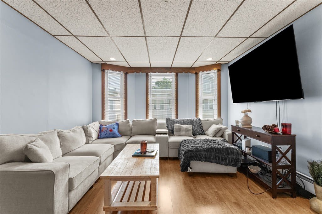 83 P St 3 – photo 1