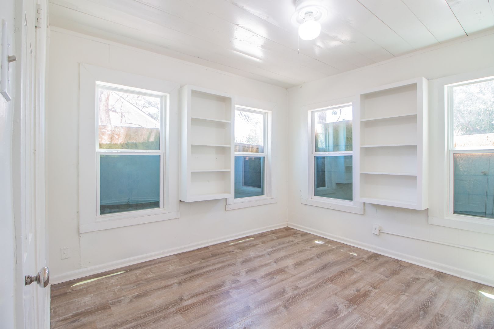 Updated 2 Bed 1 Bath House – photo 4