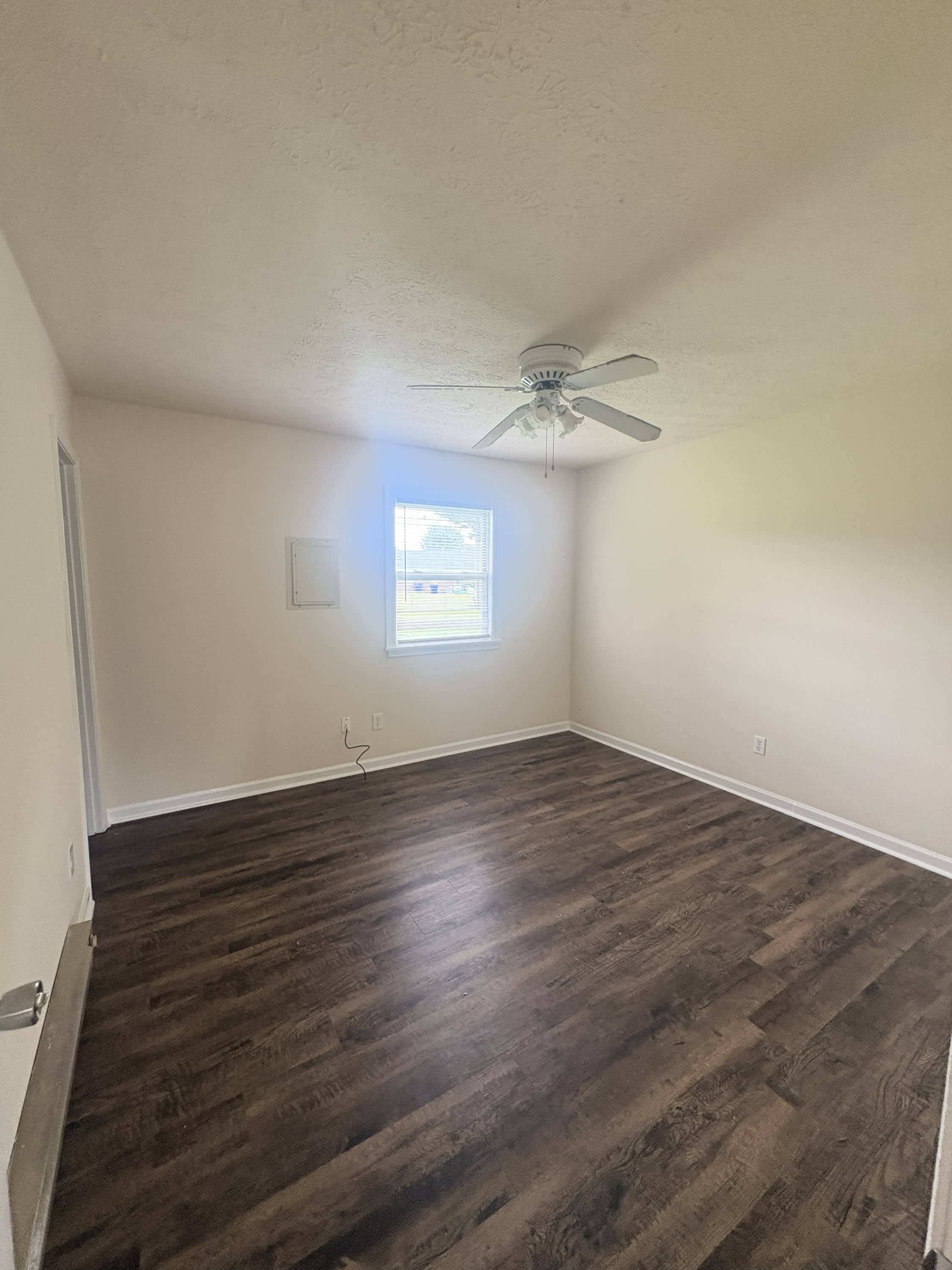 1720 McGregor Ct, Unit H – photo 5