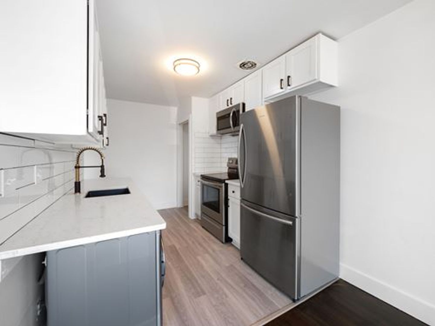 Royal Oakland Apartments – photo 2