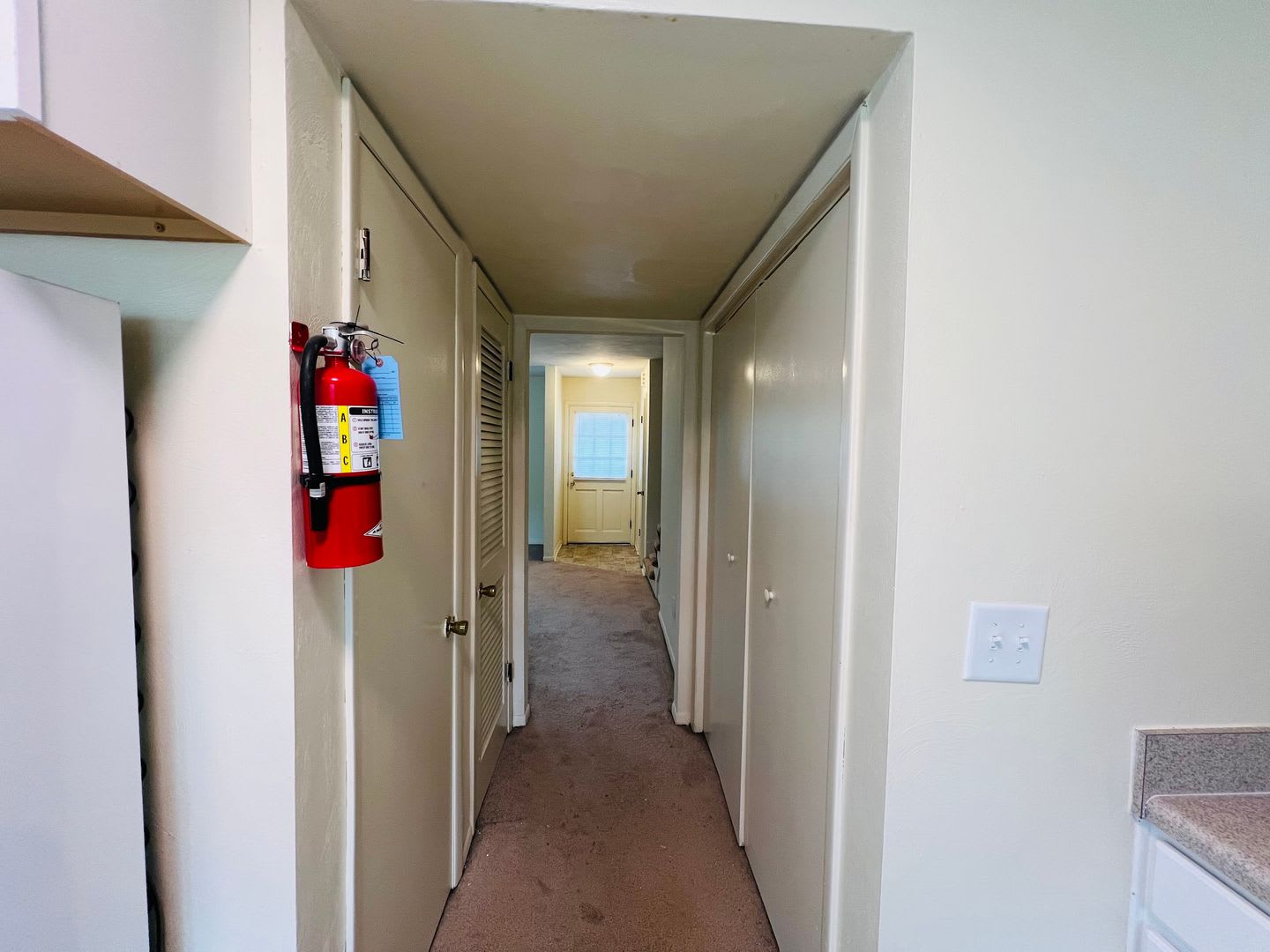 2 Bedroom, 1.5 Bath Townhouse – photo 2