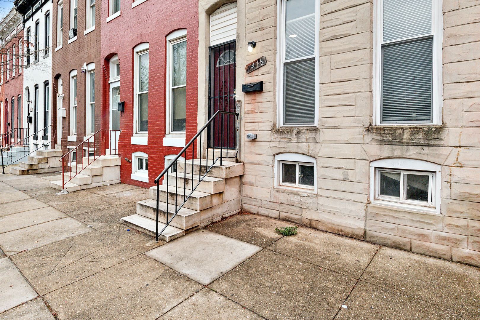 Move In This August Get 500 Off Freshly Updated Baltimore Rowhome – photo 3