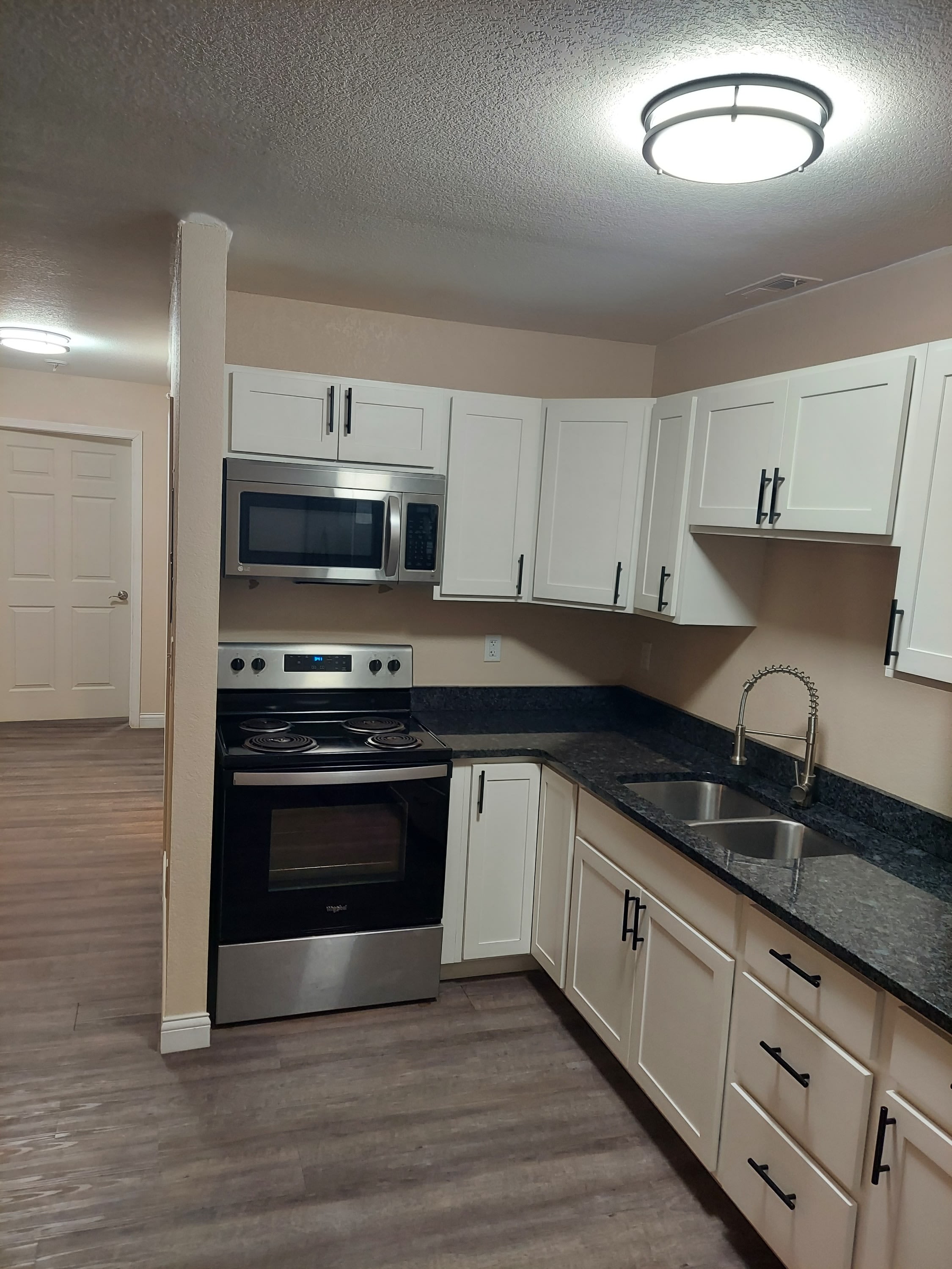 52 Westwood Drive, Unit 5 – photo 2