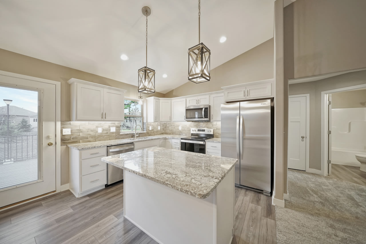 8195 Regent Dr – photo 5