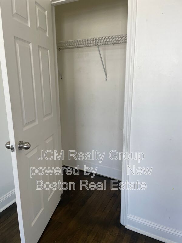 746 Broadway – photo 2