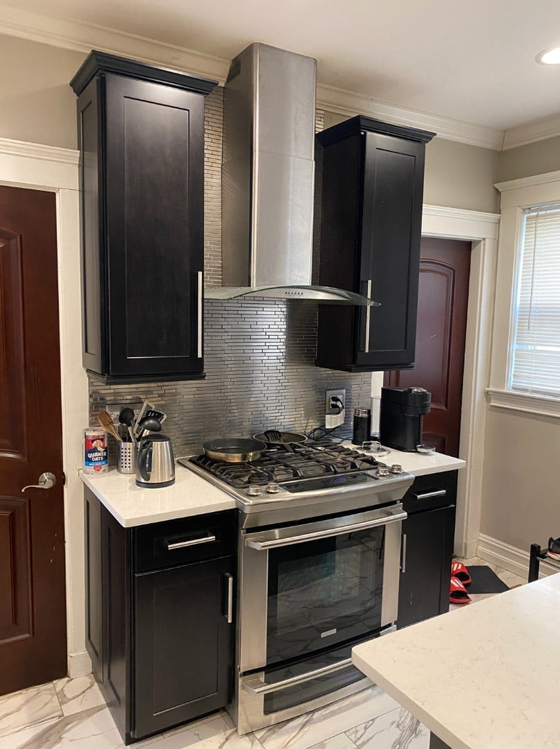 2 MONTHS FREE! NO FEE! LUXURY APT w. Laundry in Unit. 2 Parking Spots Inc. Pet Friendly! – photo 3