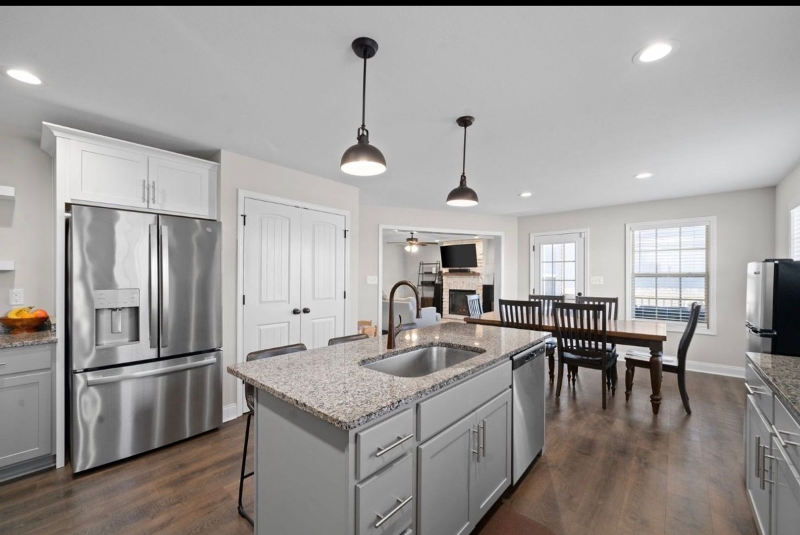 Spacious 4Br House In Clarksville – photo 3