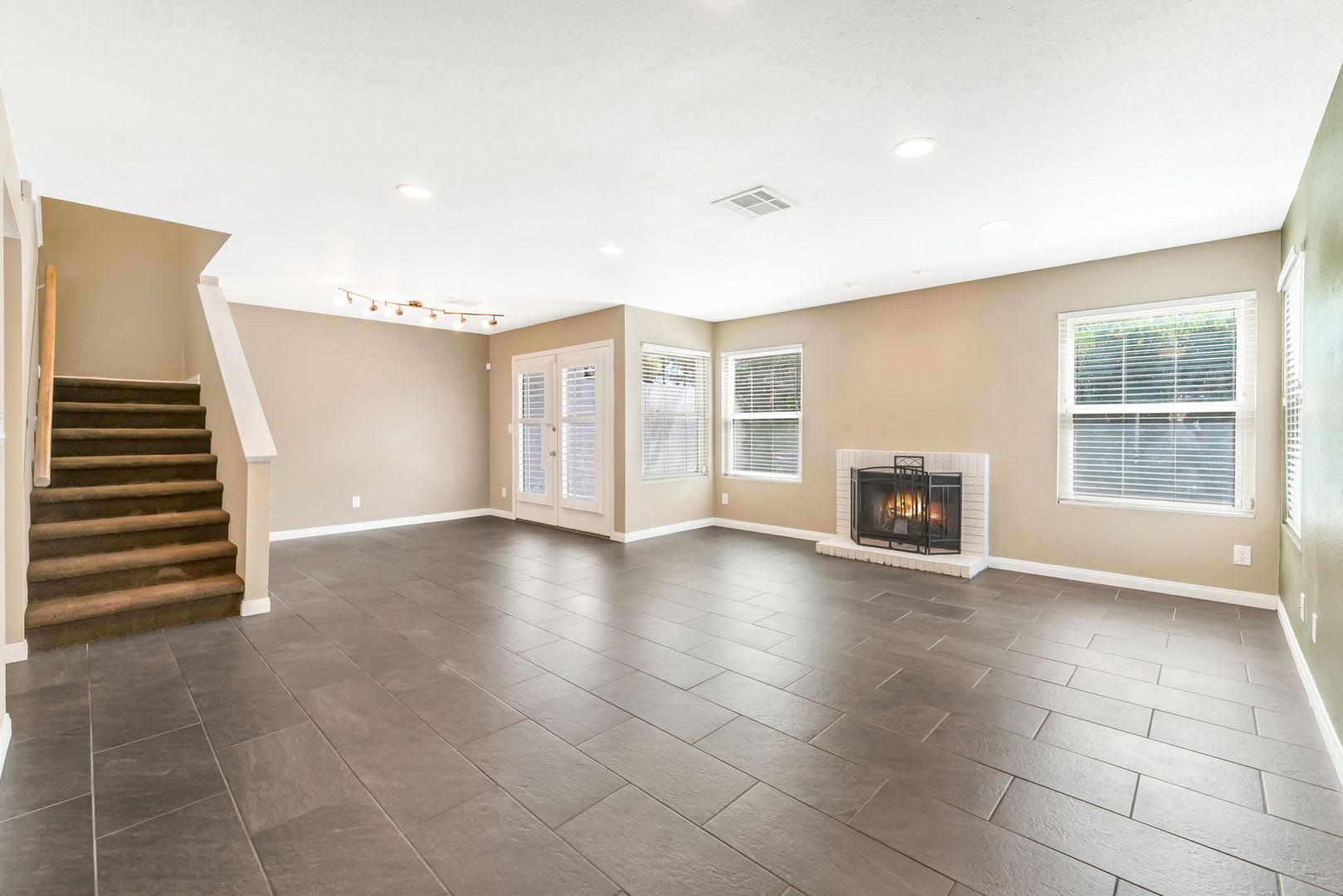 Modern Comfort Meets Timeless Style in a Beautifully Updated Las Vegas Home! – photo 4
