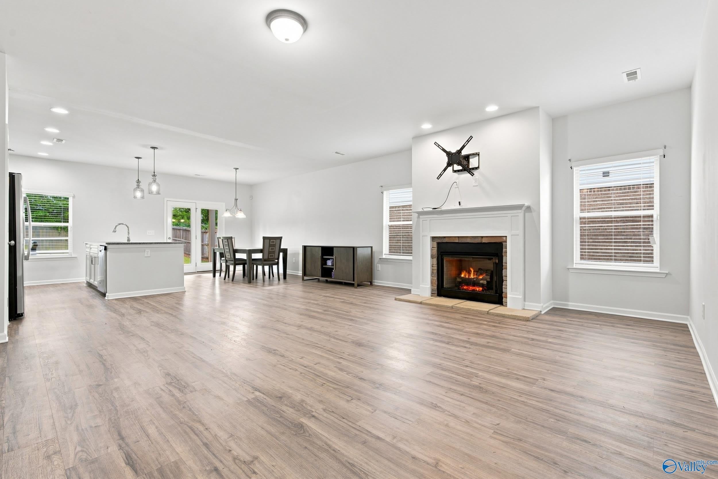 120 Sherwin Avenue – photo 3