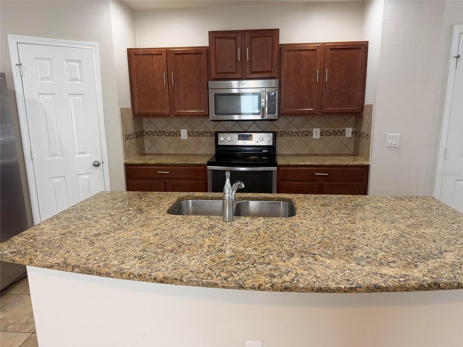 4723 SOMERSET HILL Lane – photo 3