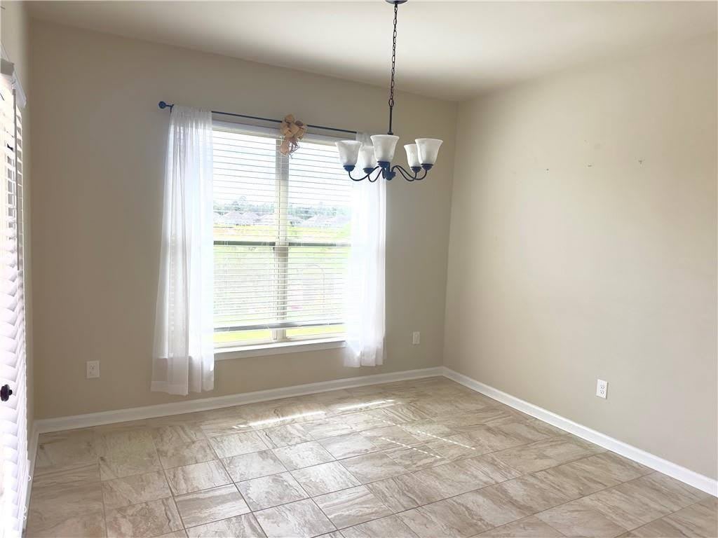 11146 Regency Avenue – photo 4