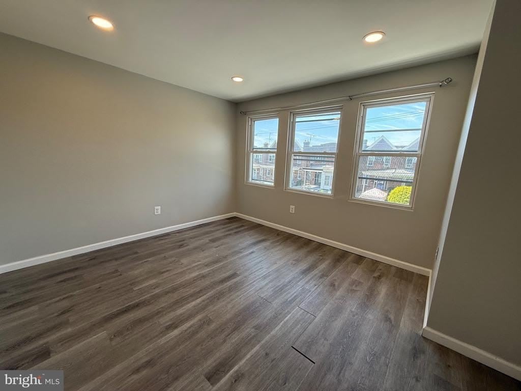567 VAN KIRK STREET – photo 4