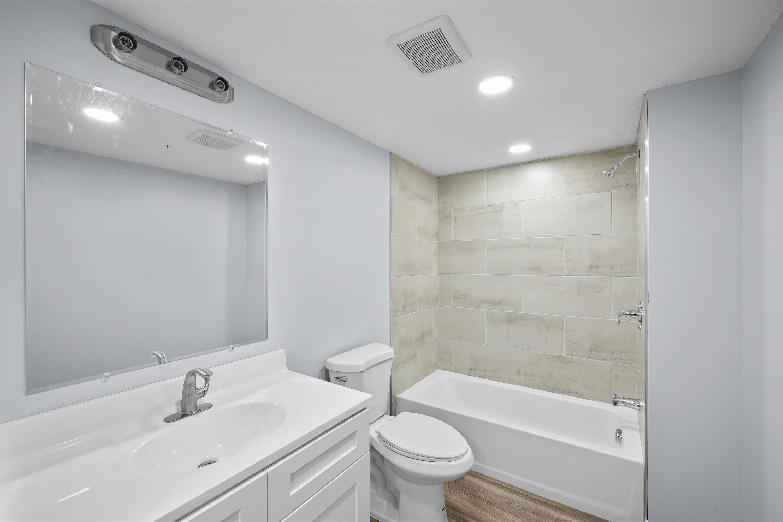 1765 Merriman Road, Apt. 100 – photo 5