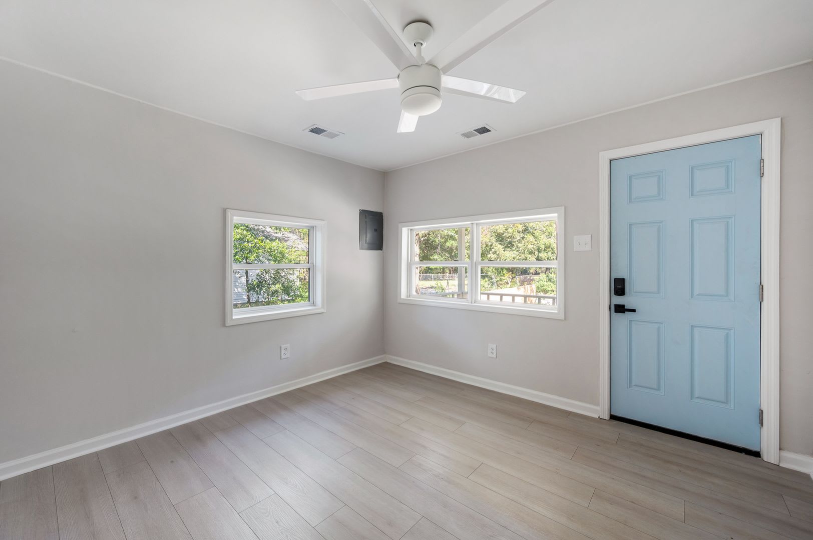 4673 Hassell Ave – photo 4