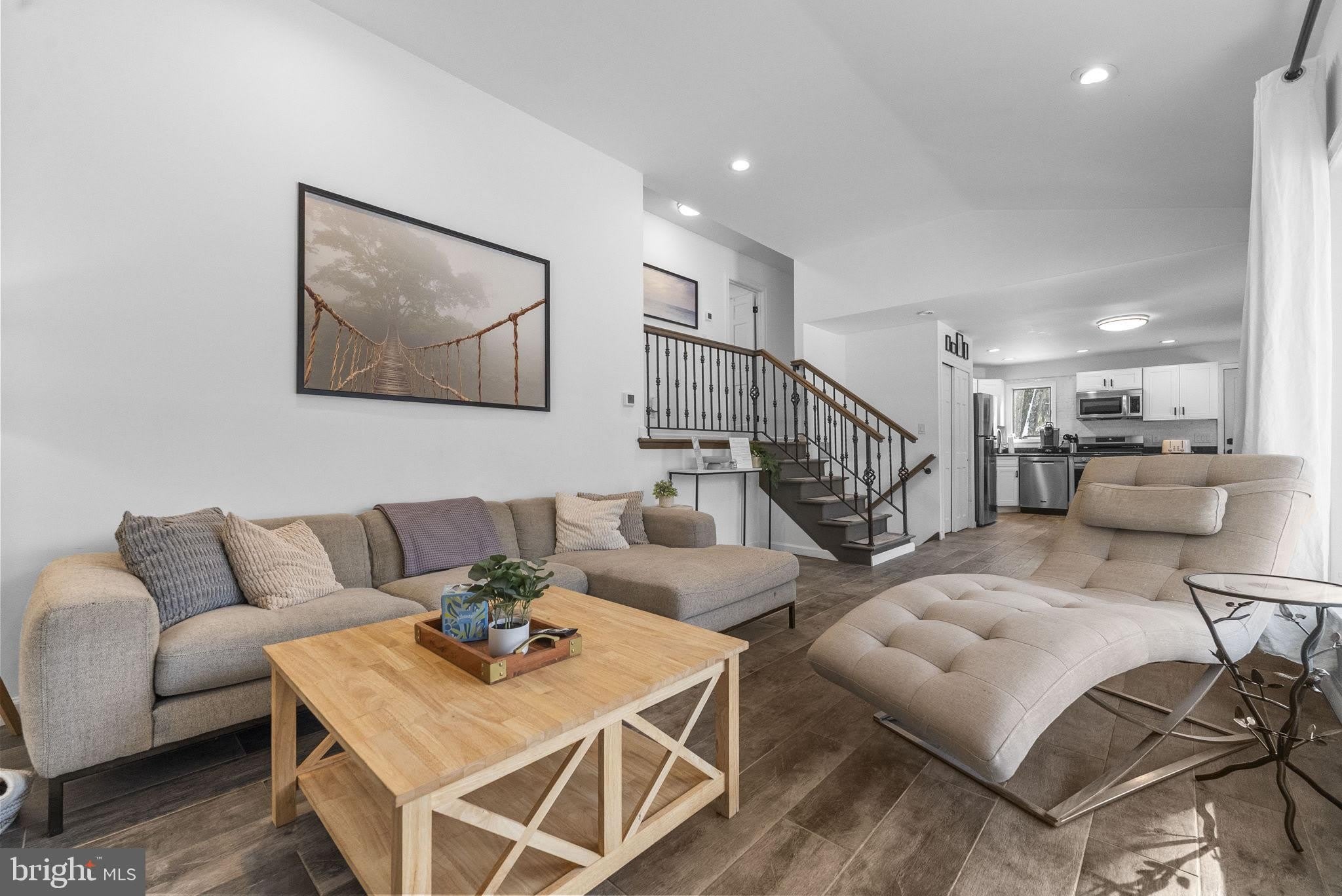 191 LAKESHORE Drive – photo 3