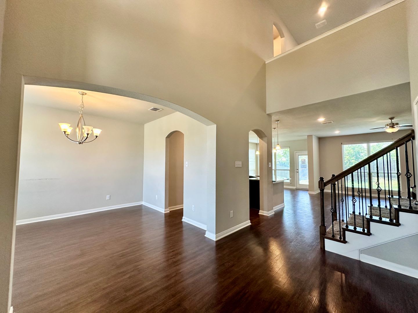 Application Received! Pet-Friendly 4-Bedroom Home with Loft, Covered Patio & Modern Finishes – photo 2