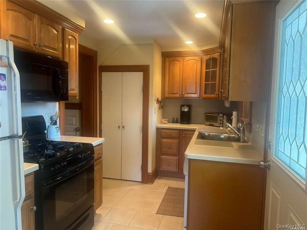 200 Lincoln Avenue – photo 4
