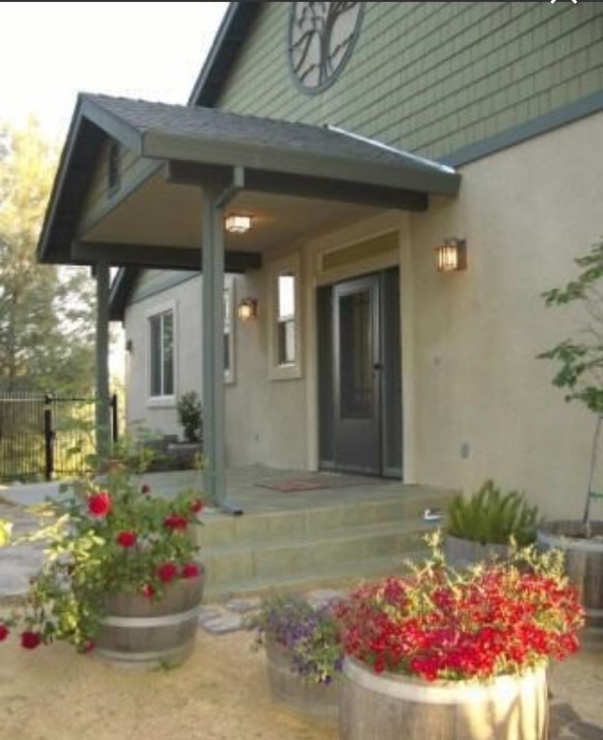 3 2 Luxury Home With 180 Degrees Lake Views – photo 3