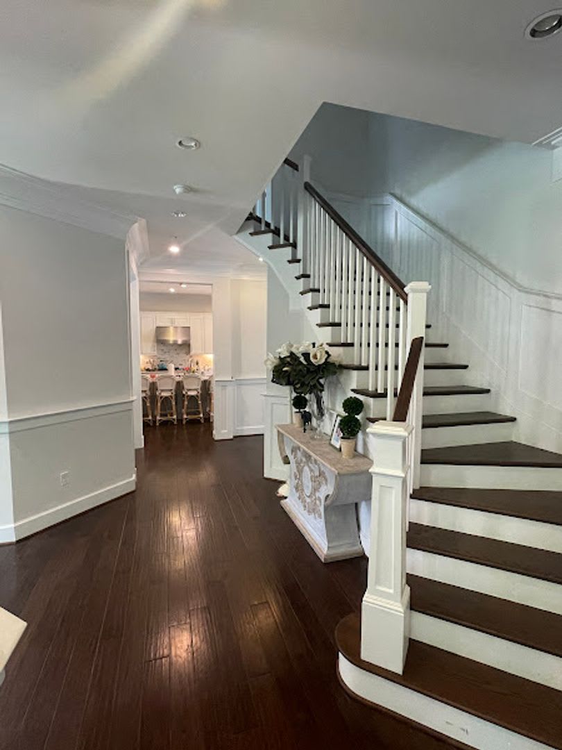 5 Bed 4 Bath LUXURIOUS CRAFTSMAN set in Bethesda Mews – photo 5