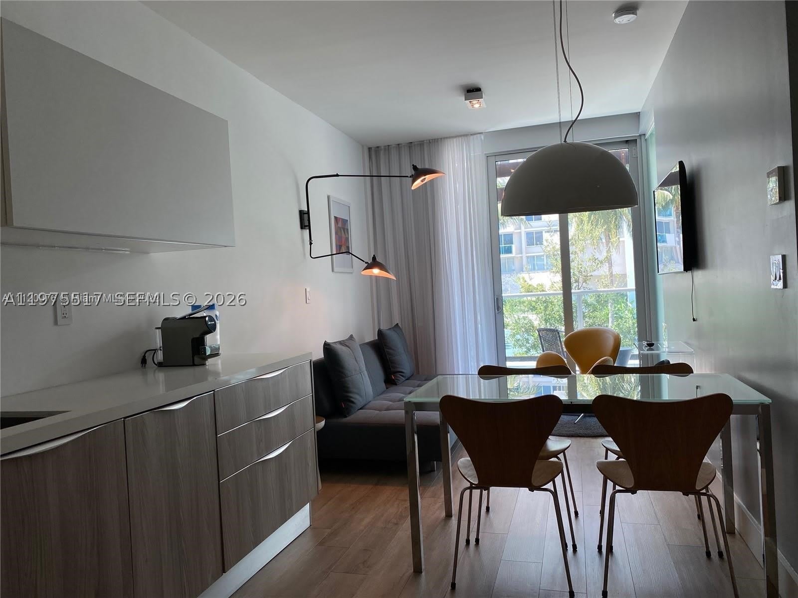 1215 West Ave – photo 1