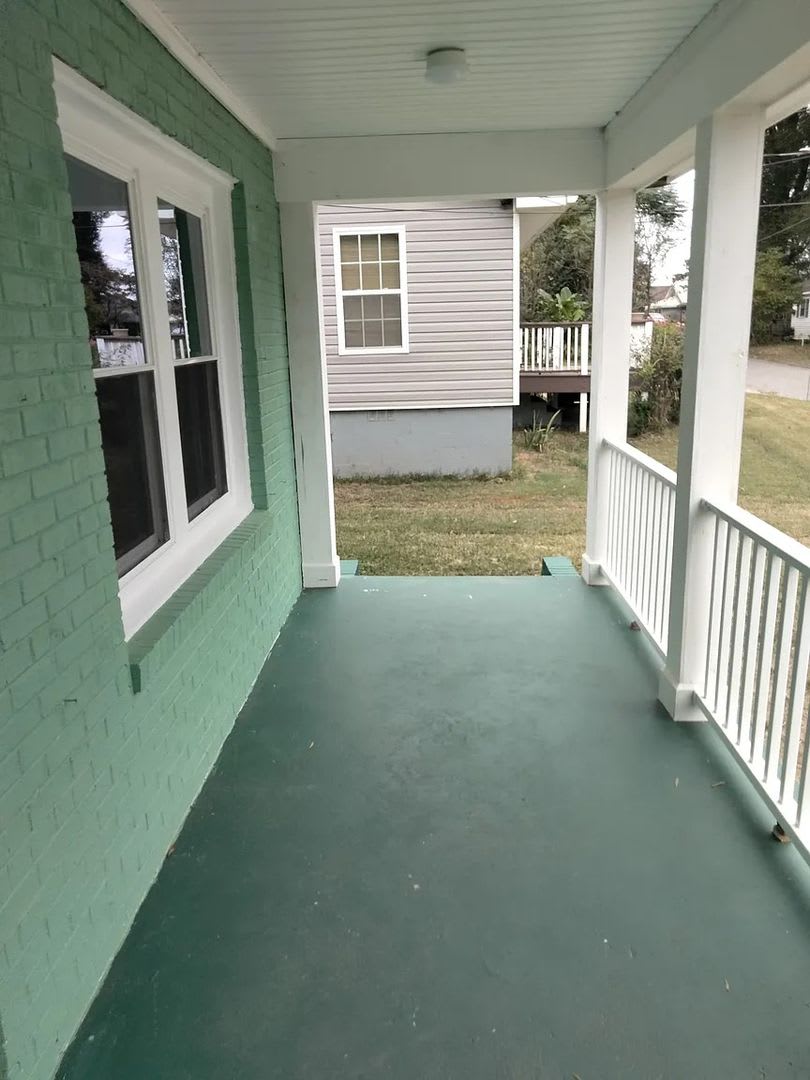 Room in 5 Bedroom Home in Statesville – photo 3