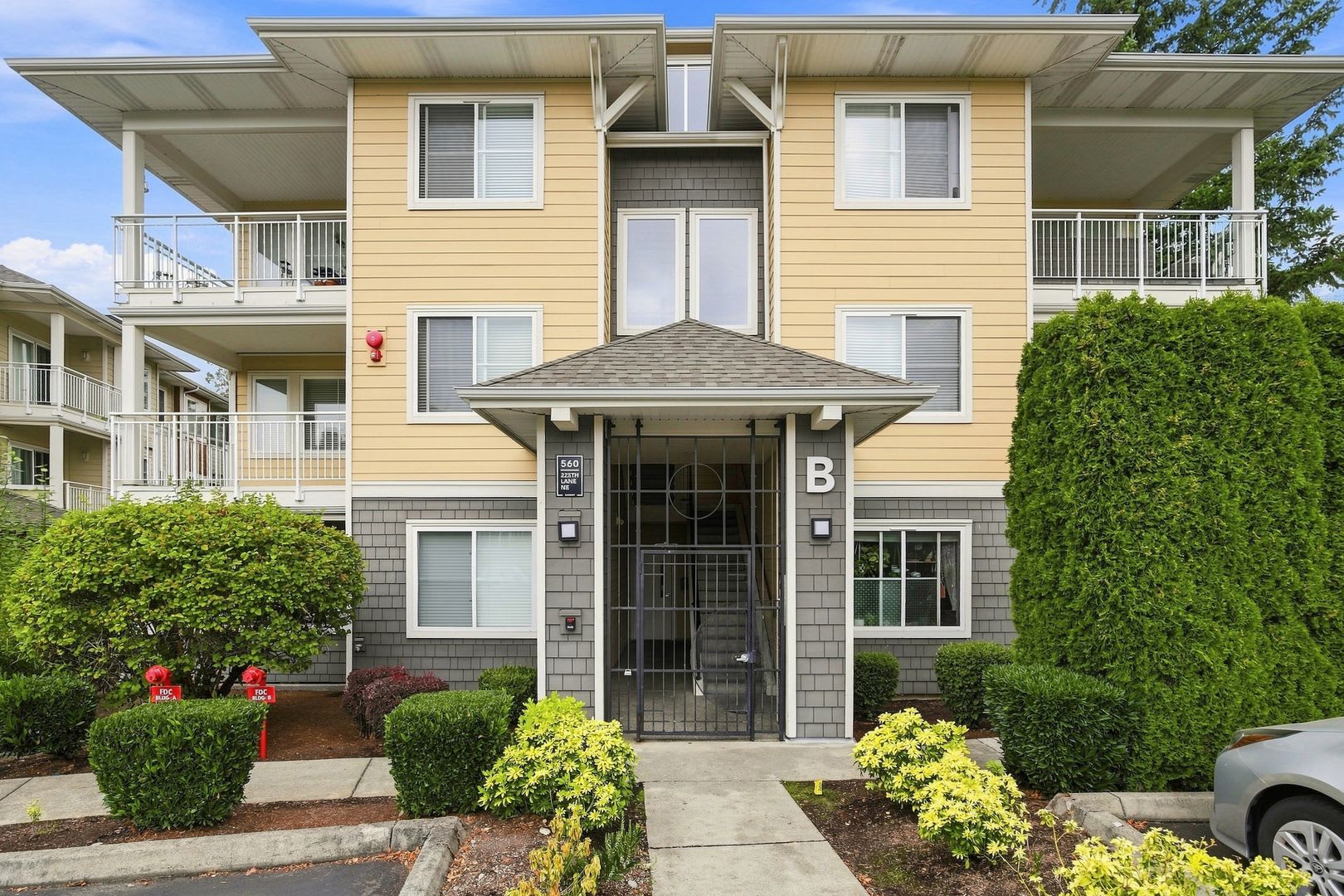 1Bd/1Ba Sammamish Condo – photo 1