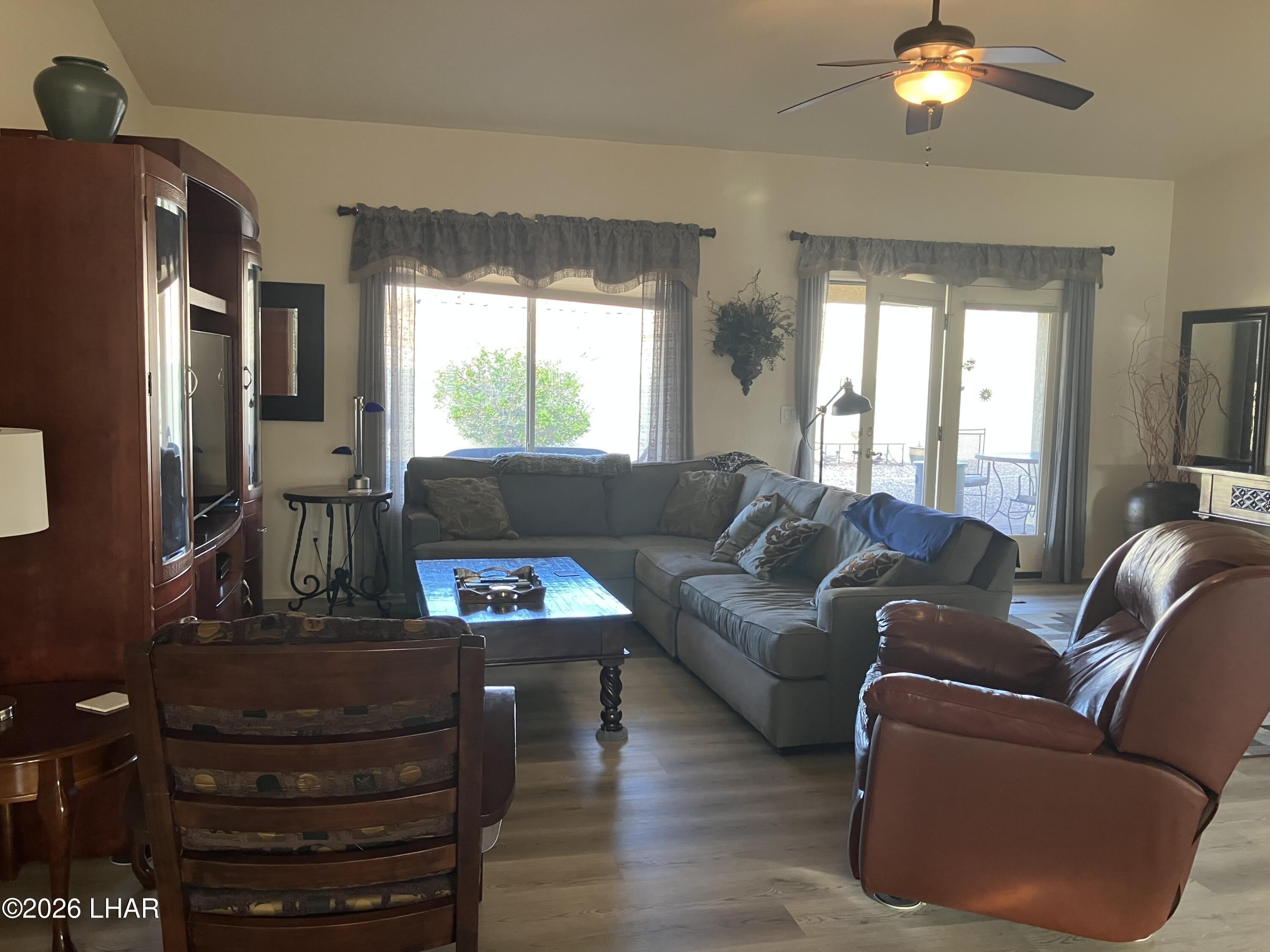2261 Buckingham Blvd – photo 3