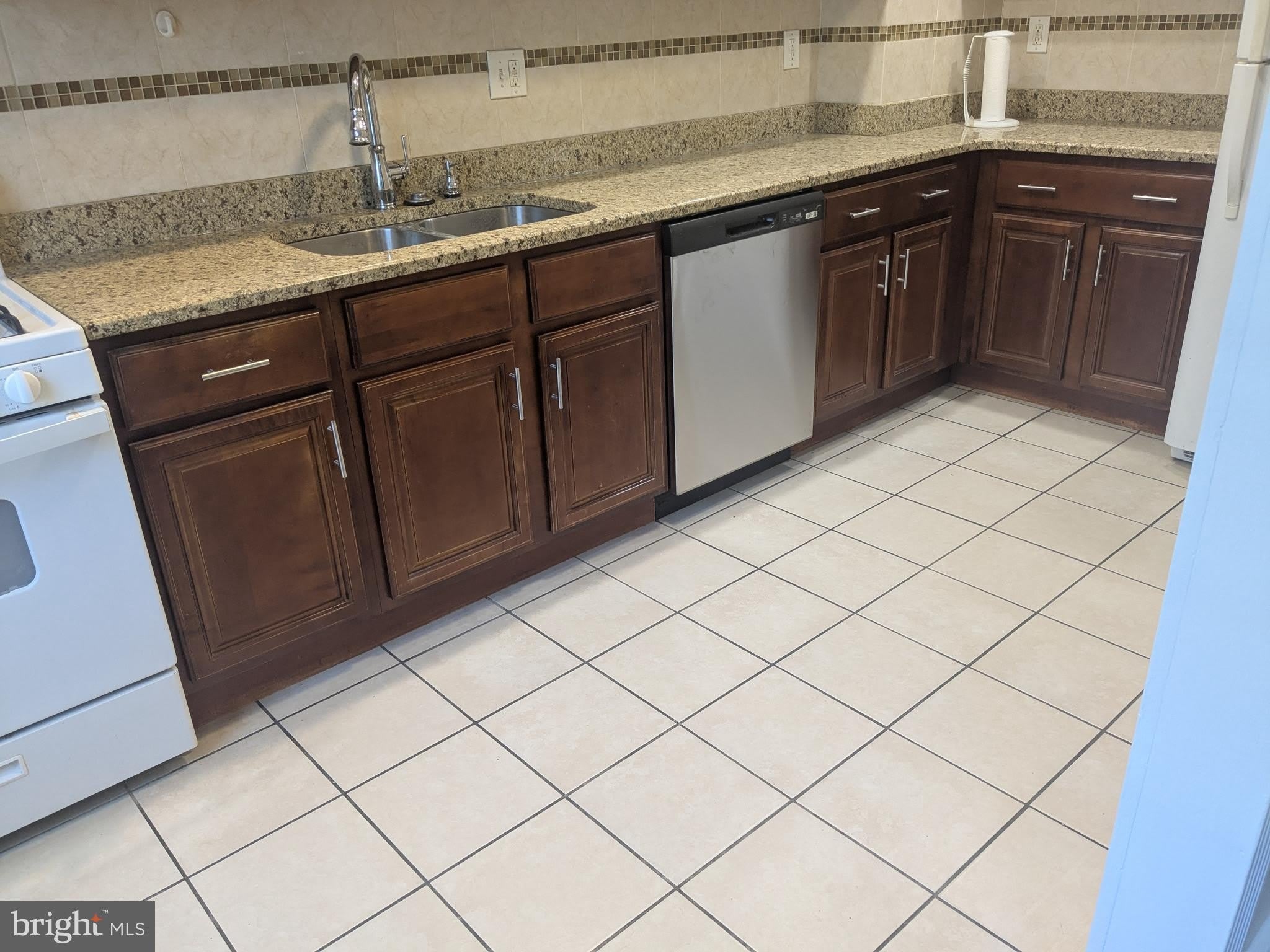 963 E GODFREY Avenue – photo 3